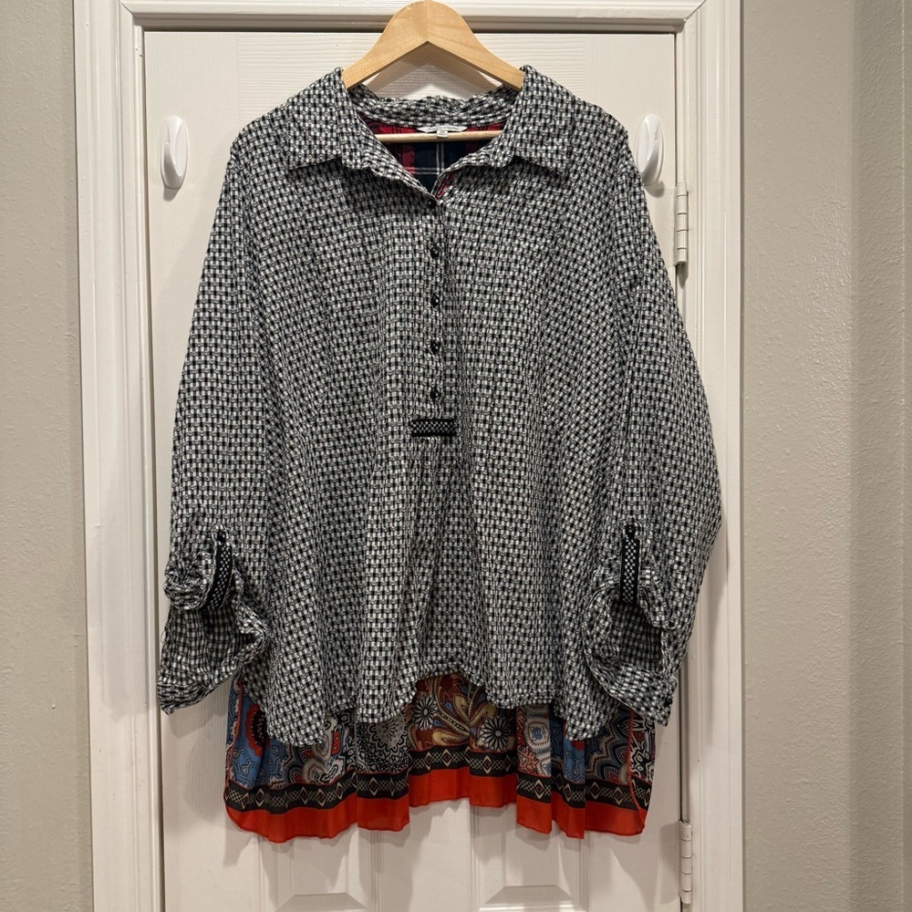 John Mark Tunic Women’s 3XL Gingham Black White Mixed Media Artsy Boho Pop Over